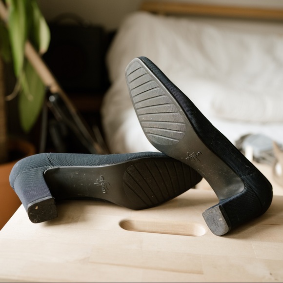 Vintage Granny Chic Fabric Pumps Heels 7 - Picture 3 of 3